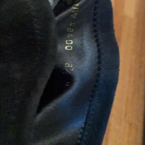 Gorgeous Stuart Weitzman black suede boots - Picture 11 of 11